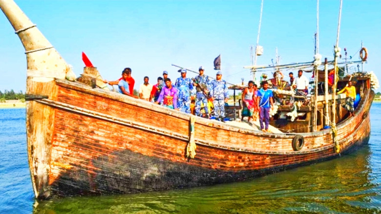 জ্বালানি সংকটে সাগর ফাঁকা: কর্ণফুলীর ট্রলার খাতে ধস, জীবিকা হারানোর শঙ্কায় হাজারো জেলে